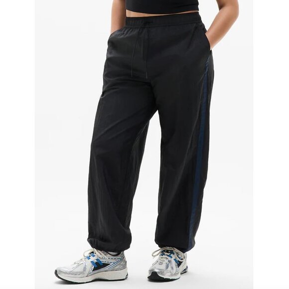 Med, Large, XL ATHLETA Daybreak Mid Rise Parachute Joggers Black Navy Stripe NWT - Picture 1 of 6